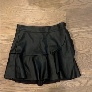 DO+BE Black Ruffle faux leather Skirt small